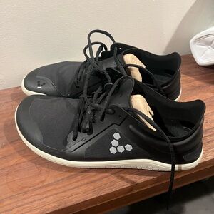 New Men’s VivoBarefoot Primus Lite IV all weather size 43 EU